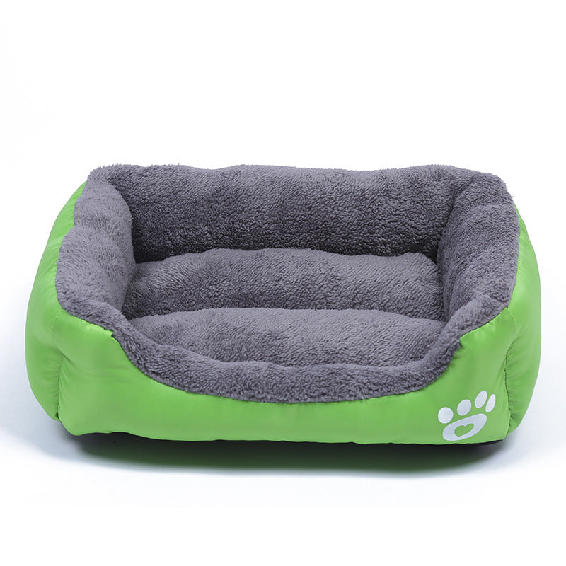 Soft cozy fleece pet bed with waterproof bottom for all pets