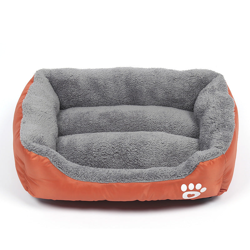 Soft cozy fleece pet bed with waterproof bottom for all pets