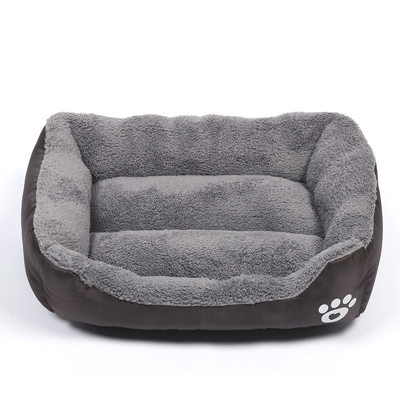 Soft cozy fleece pet bed with waterproof bottom for all pets