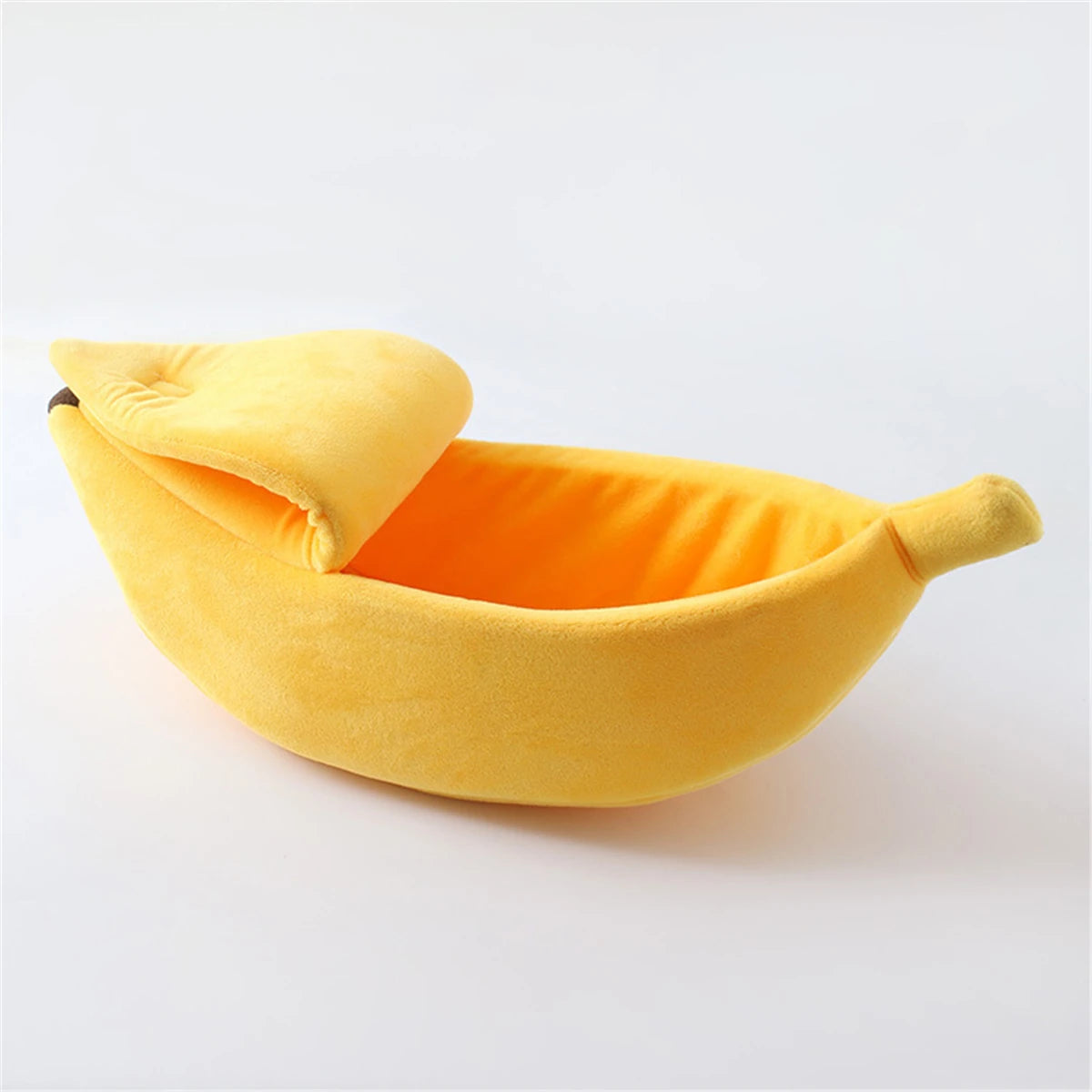 Banana-shaped pet bed for cats and dogs warm and portable