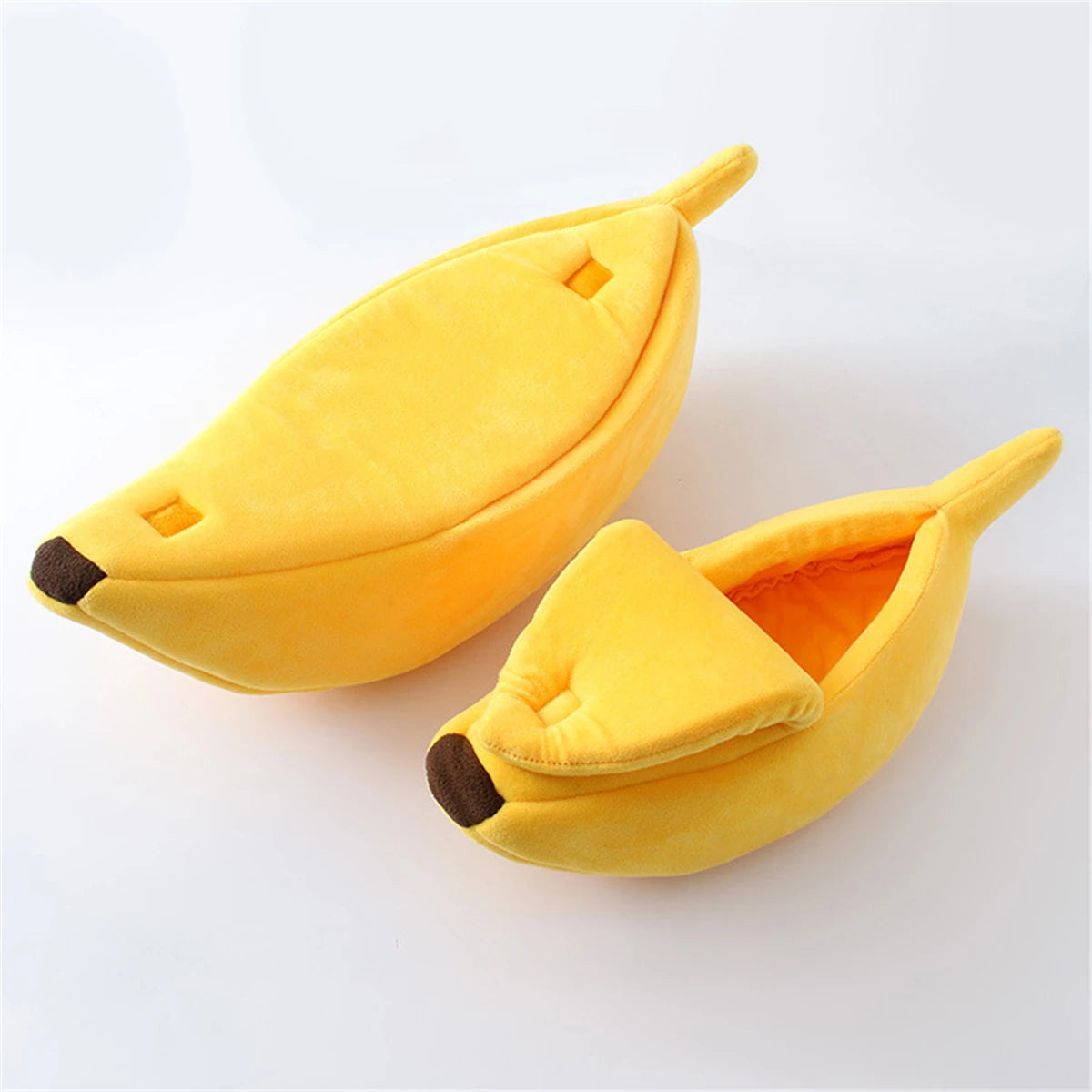 Banana-shaped pet bed for cats and dogs warm and portable
