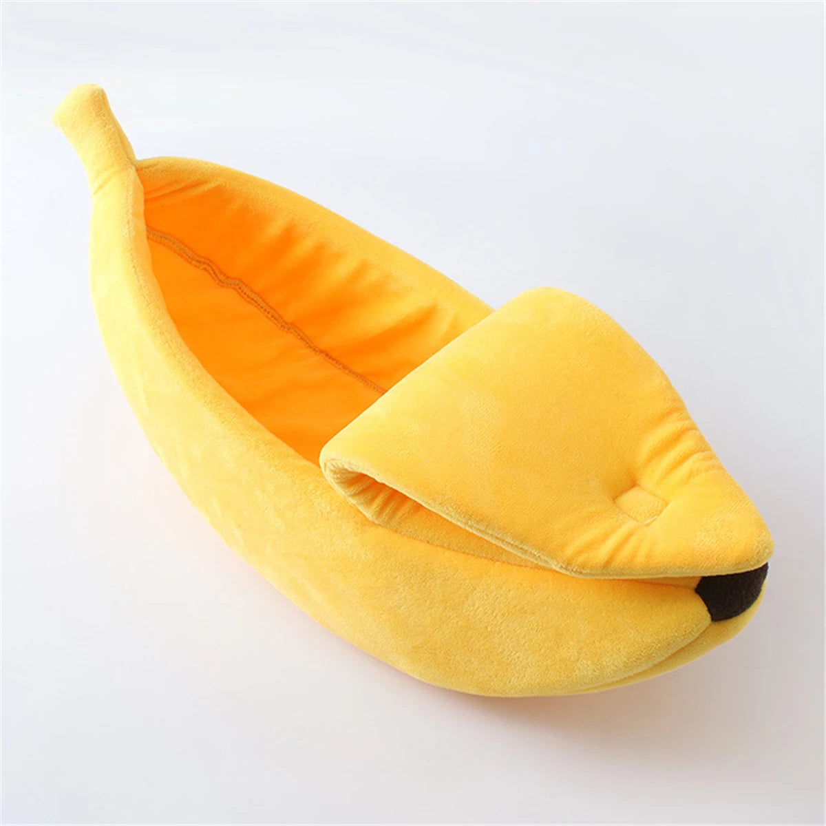 Banana-shaped pet bed for cats and dogs warm and portable