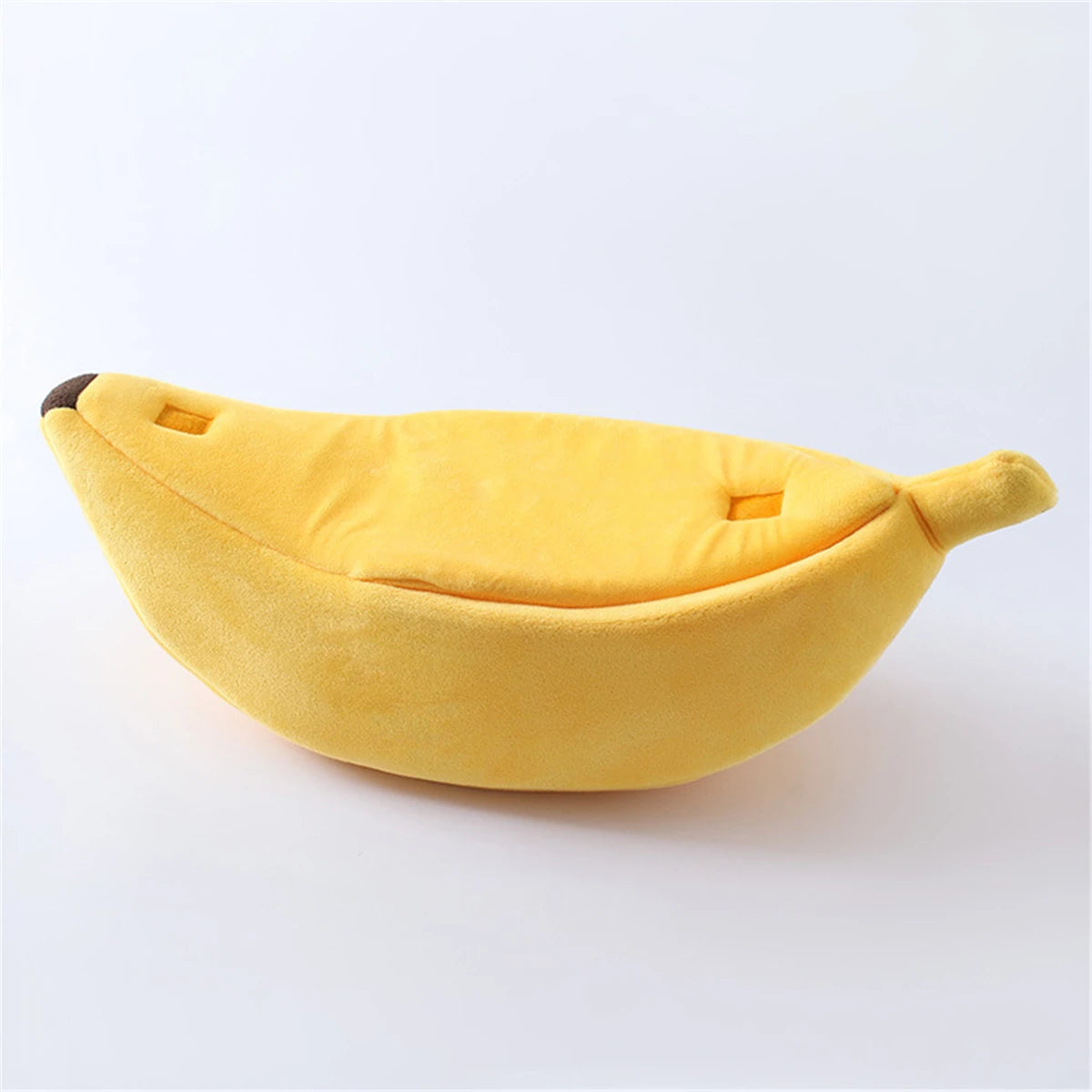 Banana-shaped pet bed for cats and dogs warm and portable